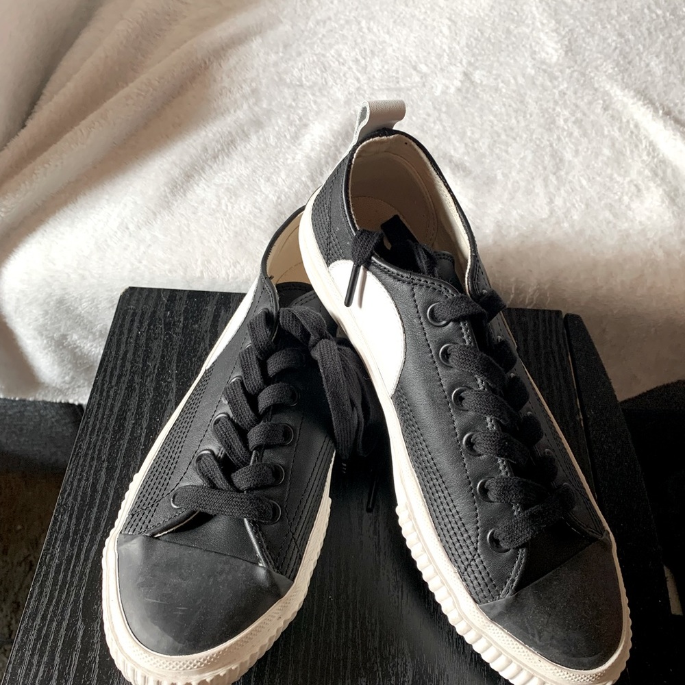 McQ by Alexander McQueen Black and White Low-Top Sneakers